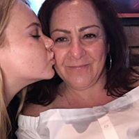 Profile Image for Shari Solovich Parker.